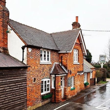 Hotel The Six Bells à Beenham Extérieur photo