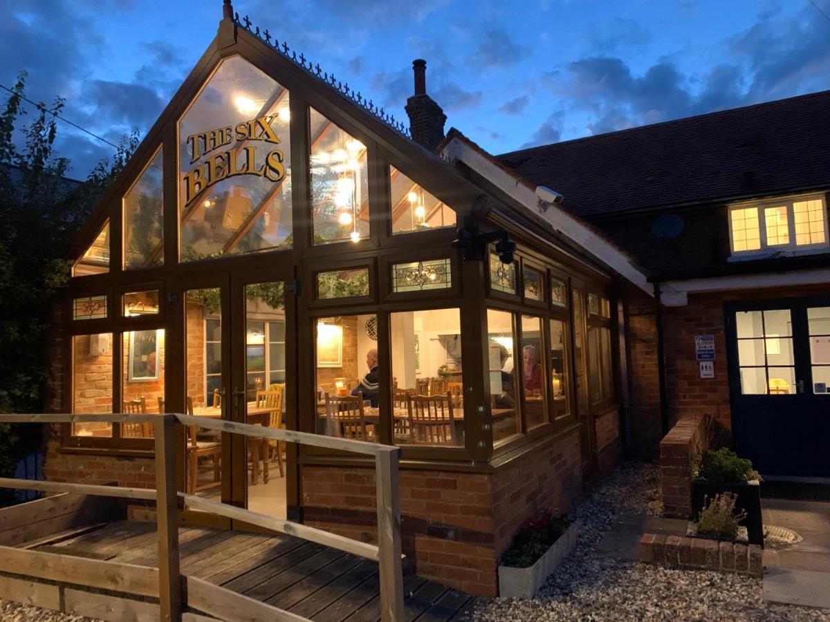 Hotel The Six Bells à Beenham Extérieur photo